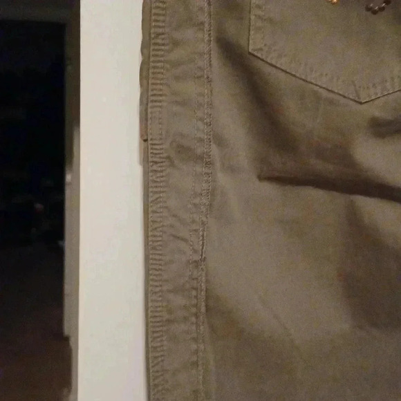 💙🌹khaki Bermuda shorts🎉 - Picture 10 of 16